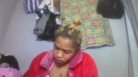 nosminah01 online show from September 13, 2025, 12:43 am