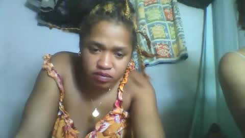 nosminah01 online show from September 14, 2025, 8:19 pm