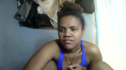 nosminah01 online show from September 15, 2025, 11:54 am