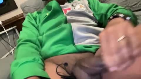 Snapshot of nostringfun chatting on December 19, 2024, 3:19 pm nostringfun online show from December 19, 2024, 3:19 pm