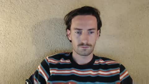 Snapshot of notenic chatting on January 2, 2025, 11:06 pm Notenic online show from January 2, 2025, 11:06 pm