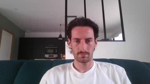 Snapshot of notenic chatting on October 31, 2025, 1:23 pm Notenic online show from October 31, 2025, 1:23 pm