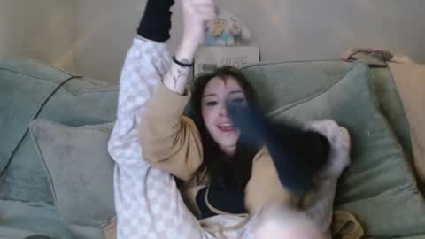 Bunny online show from January 6, 2025, 5:06 pm