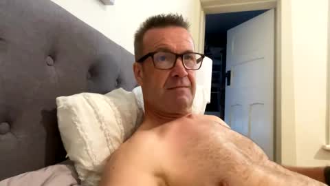 Snapshot of nottsaust chatting on December 4, 2024, 12:19 am Nottsaust online show from December 4, 2024, 12:19 am