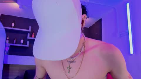 Nova Salvatore online show from February 25, 2026, 4:44 am