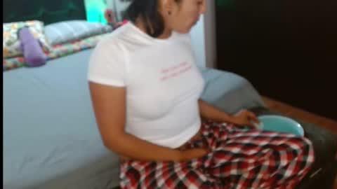 novaperotti online show from January 30, 2025, 4:48 am