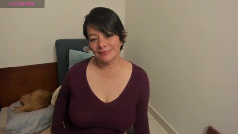 nuit_rose online show from January 20, 2025, 4:54 am