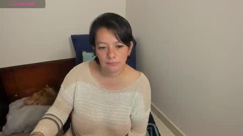 nuit_rose online show from March 5, 2025, 4:45 am