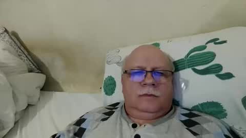 nukiss online show from February 15, 2025, 8:11 pm