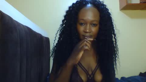 nutgal online show from October 15, 2025, 9:53 am