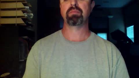 nvrenuff1979 online show from April 1, 2026, 11:33 am