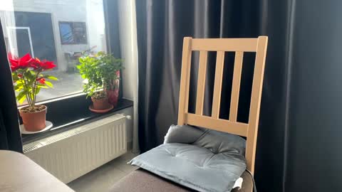 Nicol online show from March 5, 2025, 12:22 pm