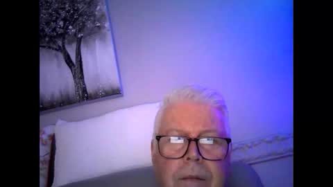 stockings  suspenders mad online show from December 15, 2024, 12:17 pm