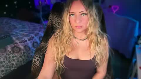 Snapshot of nyxxen chatting on February 21, 2026, 3:29 am nyxxen online show from February 21, 2026, 3:29 am