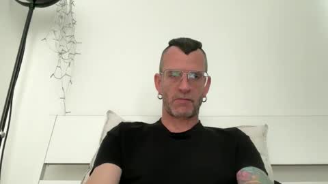 Snapshot of o_johnny_deep_o chatting on June 11, 2026, 9:29 am Jonathan Deep online show from June 11, 2026, 9:29 am