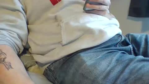 obedient9402 online show from January 7, 2025, 9:40 am