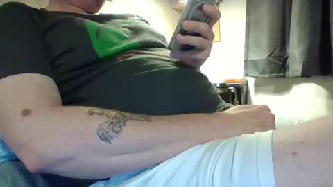 obedient9402 online show from November 23, 2025, 10:42 pm