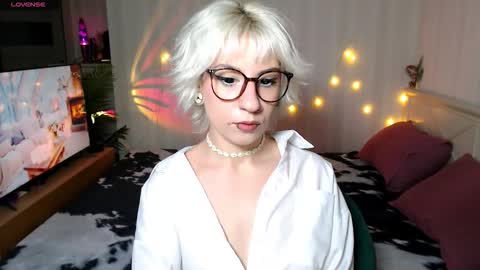 Moonlight online show from December 20, 2025, 8:32 am