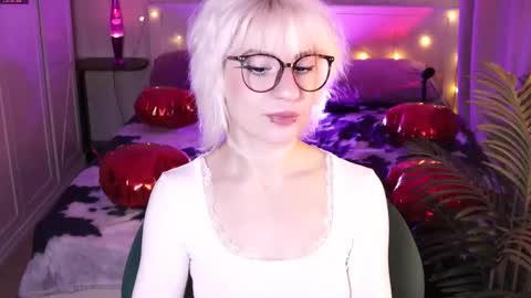 Snapshot of obedientt_ chatting on February 16, 2026, 10:22 am Moonlight online show from February 16, 2026, 10:22 am