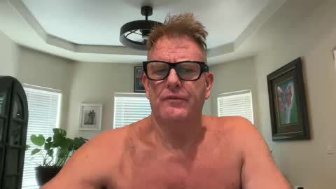 Snapshot of obsidianheartsx chatting on September 12, 2025, 10:10 pm SimplyUs online show from September 12, 2025, 10:10 pm