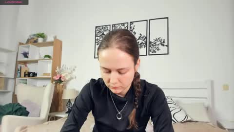 Elis online show from April 15, 2026, 6:26 pm