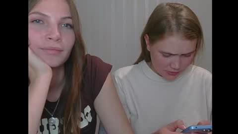 Snapshot of obsos_2 chatting on September 24, 2025, 6:11 pm DeXsa online show from September 24, 2025, 6:11 pm