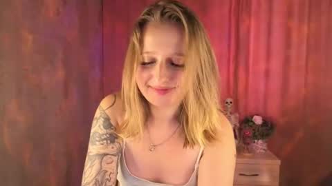 Lili 3 online show from July 22, 2026, 1:19 am