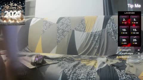 Brad Pitt online show from January 2, 2025, 6:45 pm