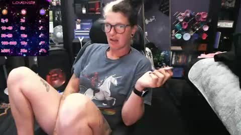 Snapshot of oddywithabody chatting on June 24, 2026, 4:11 am Oddy With A Body online show from June 24, 2026, 4:11 am