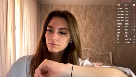 Mia online show from September 21, 2025, 8:05 am