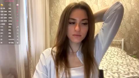 Mia online show from October 23, 2025, 9:19 am