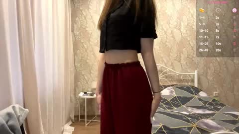 Mia online show from November 25, 2025, 9:09 am