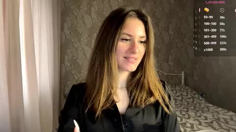 Mia online show from December 18, 2025, 9:04 am