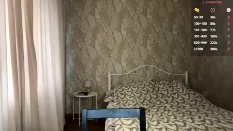 Mia online show from December 21, 2025, 9:05 am