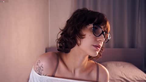 Thea online show from November 24, 2025, 7:13 pm