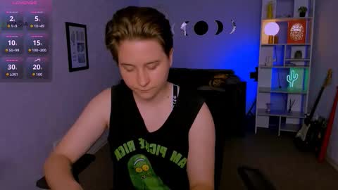 odri_sweet online show from October 12, 2025, 8:02 am