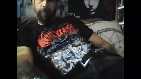 Snapshot of oedipe666 chatting on December 22, 2024, 7:21 pm oedipe666cam online show from December 22, 2024, 7:21 pm