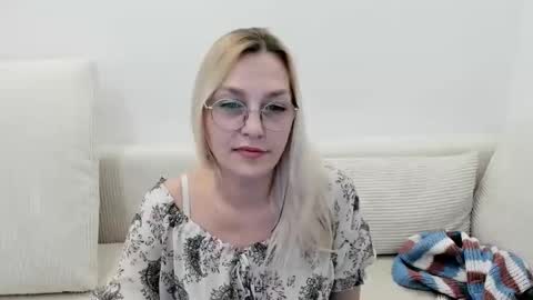 Snapshot of oeigesmik chatting on March 28, 2026, 12:16 pm oeigesmik online show from March 28, 2026, 12:16 pm