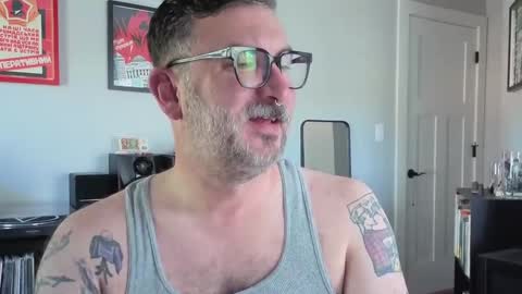 Office Dad online show from September 17, 2025, 7:37 pm