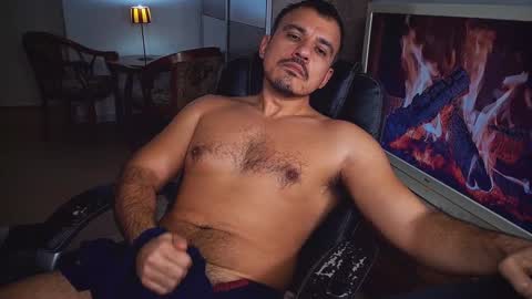 Snapshot of officeman7 chatting on December 16, 2024, 8:48 pm officeman7 online show from December 16, 2024, 8:48 pm