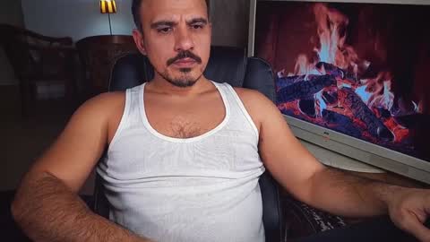 Snapshot of officeman7 chatting on December 27, 2024, 5:37 pm officeman7 online show from December 27, 2024, 5:37 pm