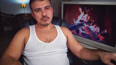 Snapshot of officeman7 chatting on December 29, 2024, 5:33 pm officeman7 online show from December 29, 2024, 5:33 pm