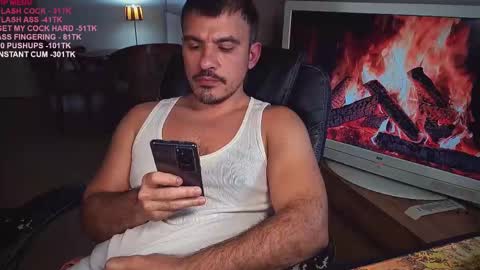 Snapshot of officeman7 chatting on March 6, 2025, 5:33 pm officeman7 online show from March 6, 2025, 5:33 pm