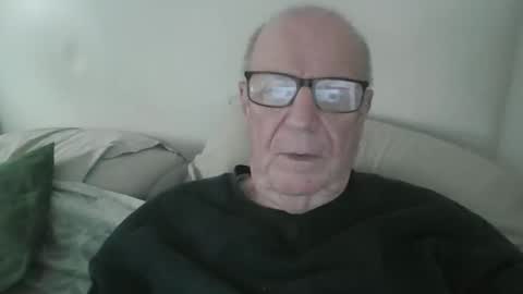 Snapshot of oggi95 chatting on March 26, 2026, 3:39 pm oggi95 online show from March 26, 2026, 3:39 pm