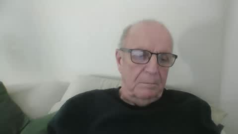 Snapshot of oggi95 chatting on March 30, 2026, 3:02 pm oggi95 online show from March 30, 2026, 3:02 pm