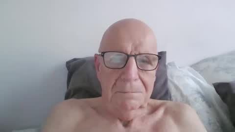 Snapshot of oggi95 chatting on April 10, 2026, 6:18 am oggi95 online show from April 10, 2026, 6:18 am