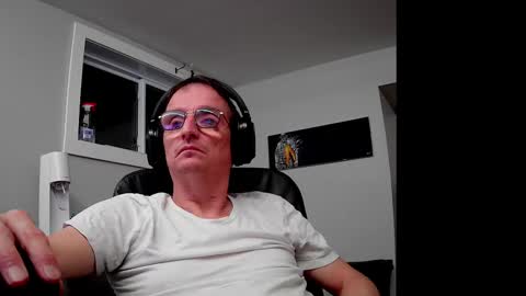 Snapshot of ohbitt chatting on October 8, 2025, 4:32 am ohbitt online show from October 8, 2025, 4:32 am