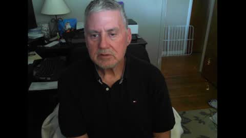 Snapshot of ohfukitsbob chatting on October 9, 2025, 8:29 pm ohfukitsbob online show from October 9, 2025, 8:29 pm