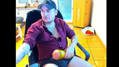 Snapshot of ohihoe92 chatting on December 3, 2024, 7:43 am Chris online show from December 3, 2024, 7:43 am