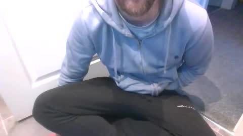 TheDee online show from December 14, 2025, 2:33 pm